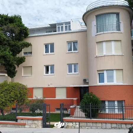 Apartments Sand Beach アパート *